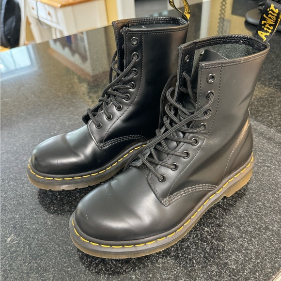 Classic Dr. Martens black smooth leather - Picture 8 of 8